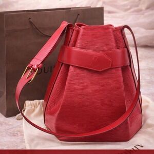 Louis Vuitton Sac d'Épaule Epi-Castilian Red-bucket bag w/dust bag& LV store bag